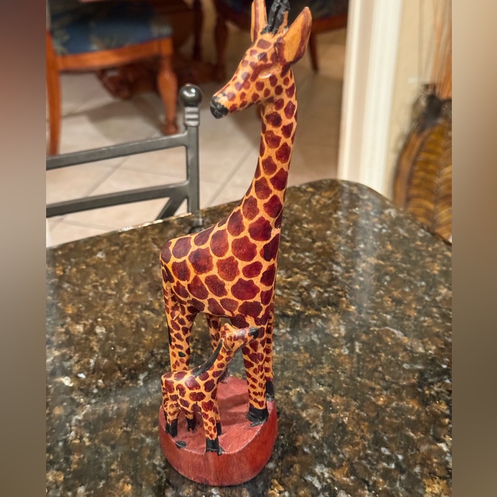 Handcrafted Wooden Giraffe Figurine with Baby - Picture 4 of 7